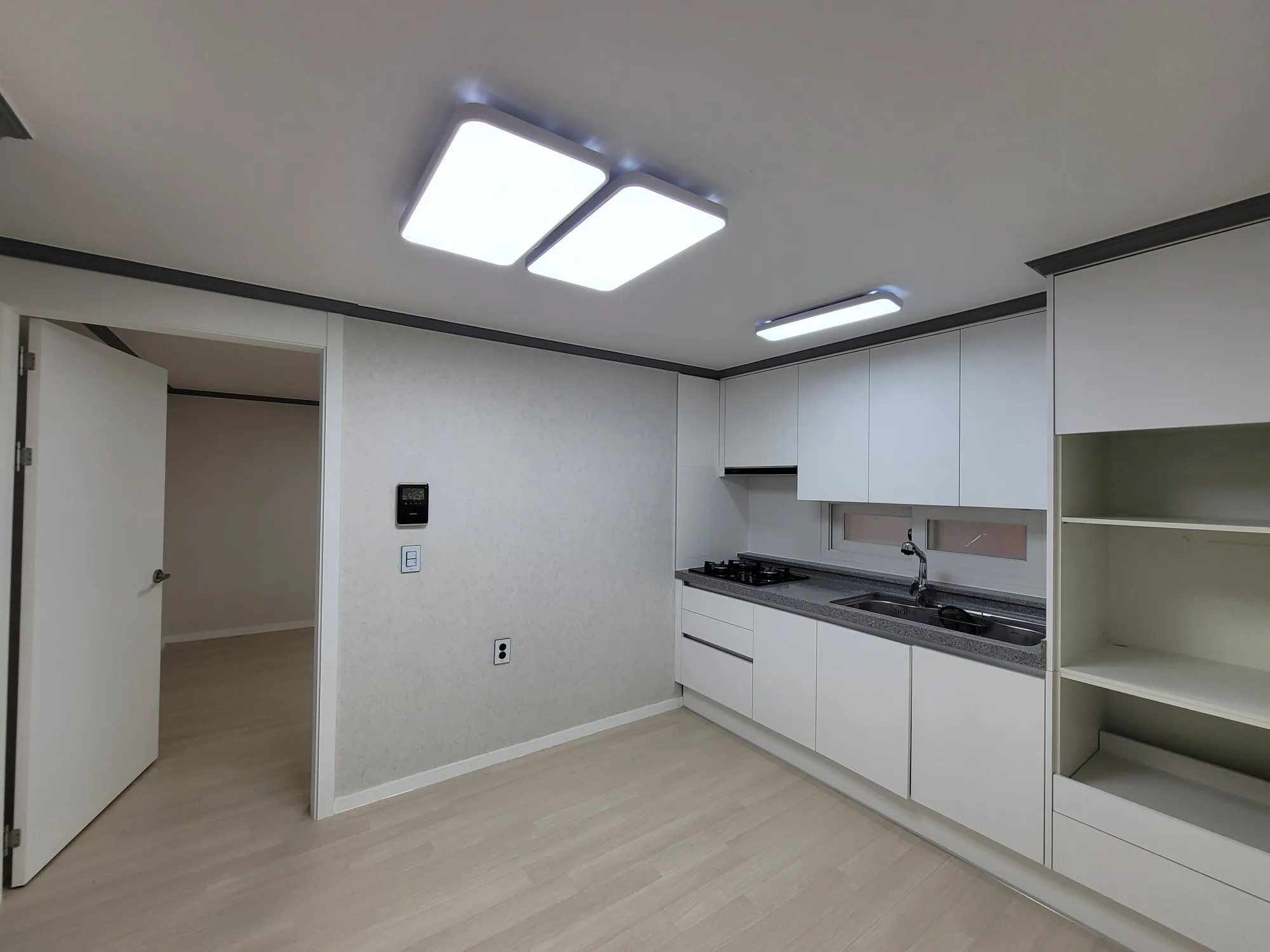 Three-Room Multi-Family Home for Sale Near the Station in Gyesan-dong, Gyeyang-gu, Incheon; Fully Renovated, Immediate Move-In photo 2