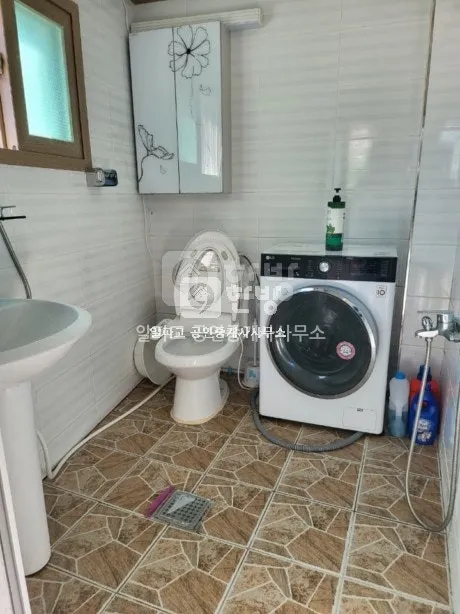 Two-Story Detached House for Sale in Yeondeung-dong, Yeosu, Jeonnam-Gwangju Integrated Special City, Land 47㎡ photo 2