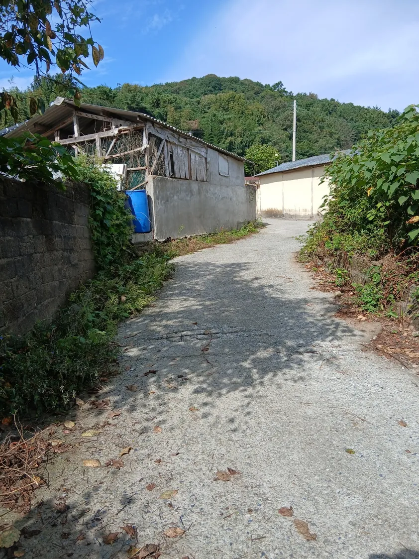 Detached House for Sale in Iro-eup, Muan, Jeonnam, with a Yard and Wide Entrance photo 2