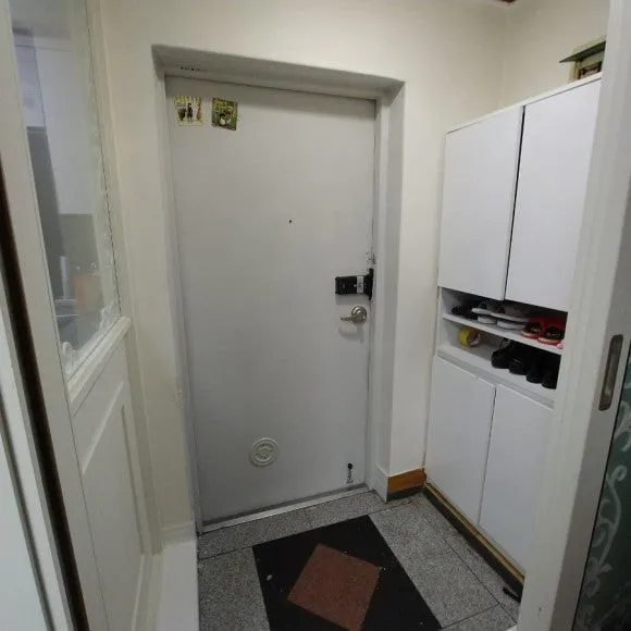 Remodeled Villa for Sale in Daecheong-dong 1-ga, Jung-gu, Busan, 3 Bedrooms · 2 Bathrooms photo 2