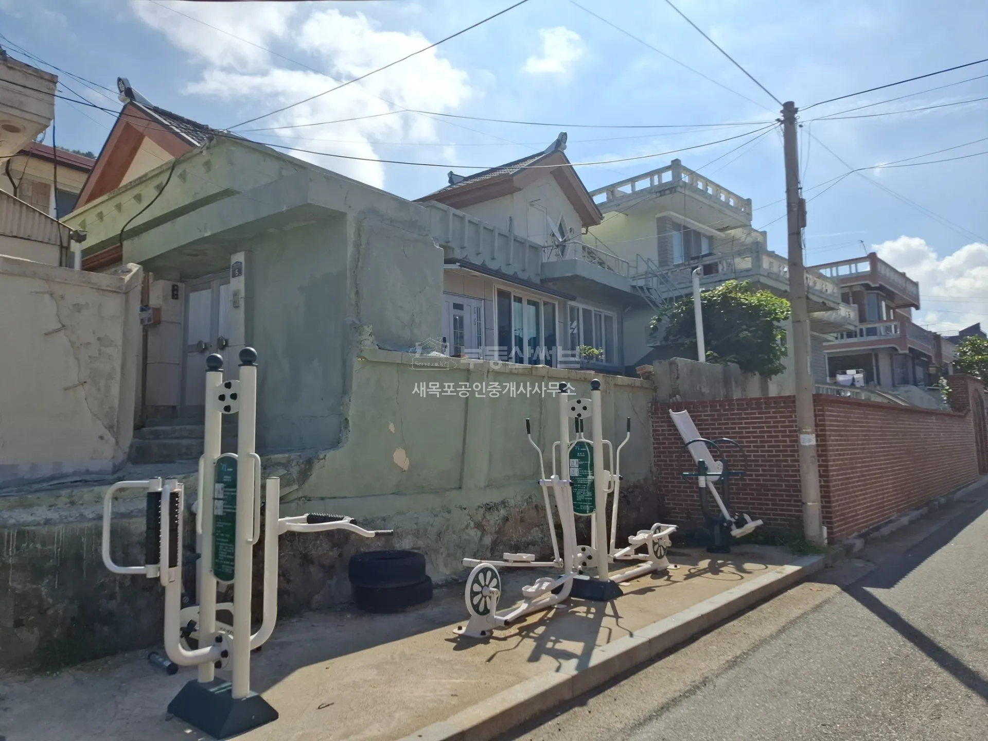 Two-Story Detached House for Sale in Mokpo, Jeonnam-Gwangju Integrated Special City, with Interior Repairs and a View photo 7