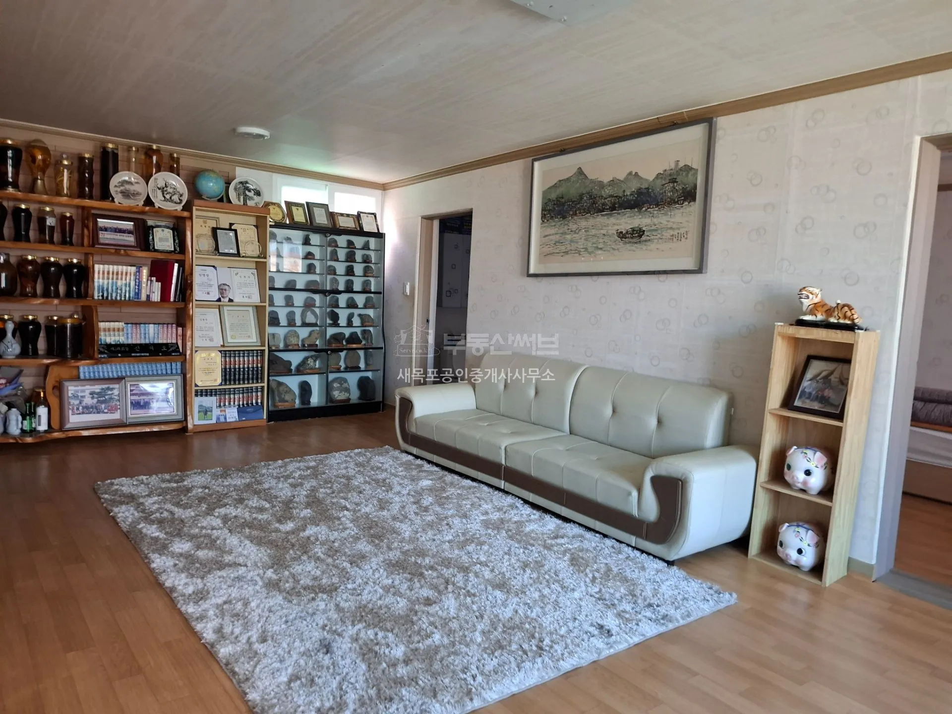 Two-Story Detached House for Sale in Mokpo, Jeonnam-Gwangju Integrated Special City, with Interior Repairs and a View photo 2