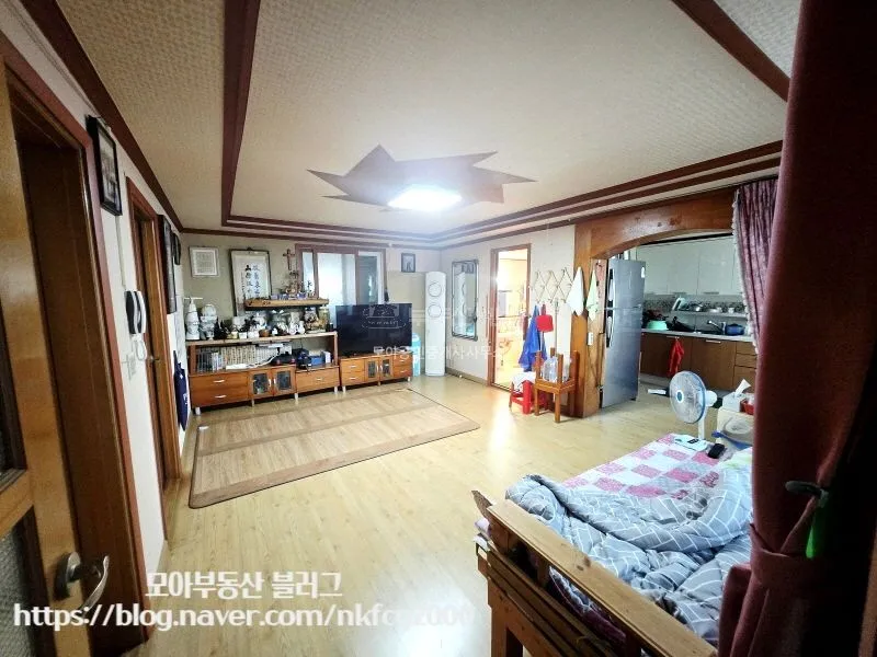Detached House for Sale in Yonghae-dong, Mokpo, Jeollanam-do — 2 Rooms and a Yard photo 3