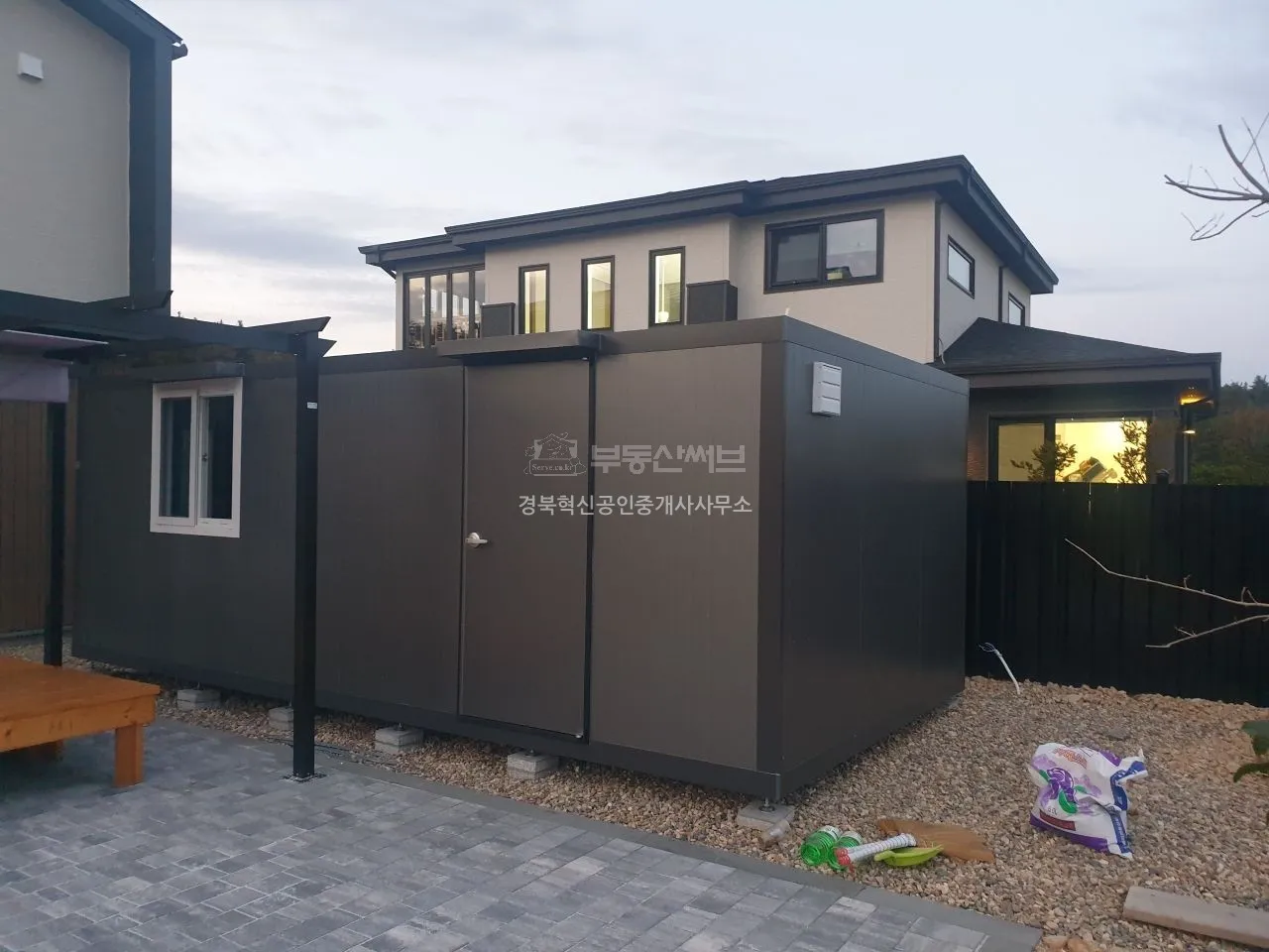 Country Home for Sale in Nongso-myeon, Gimcheon City, a Luxury Home with an Automatic Parking Garage and Premium Materials photo 8