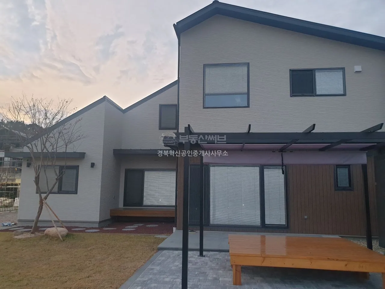 Country Home for Sale in Nongso-myeon, Gimcheon City, a Luxury Home with an Automatic Parking Garage and Premium Materials photo 4