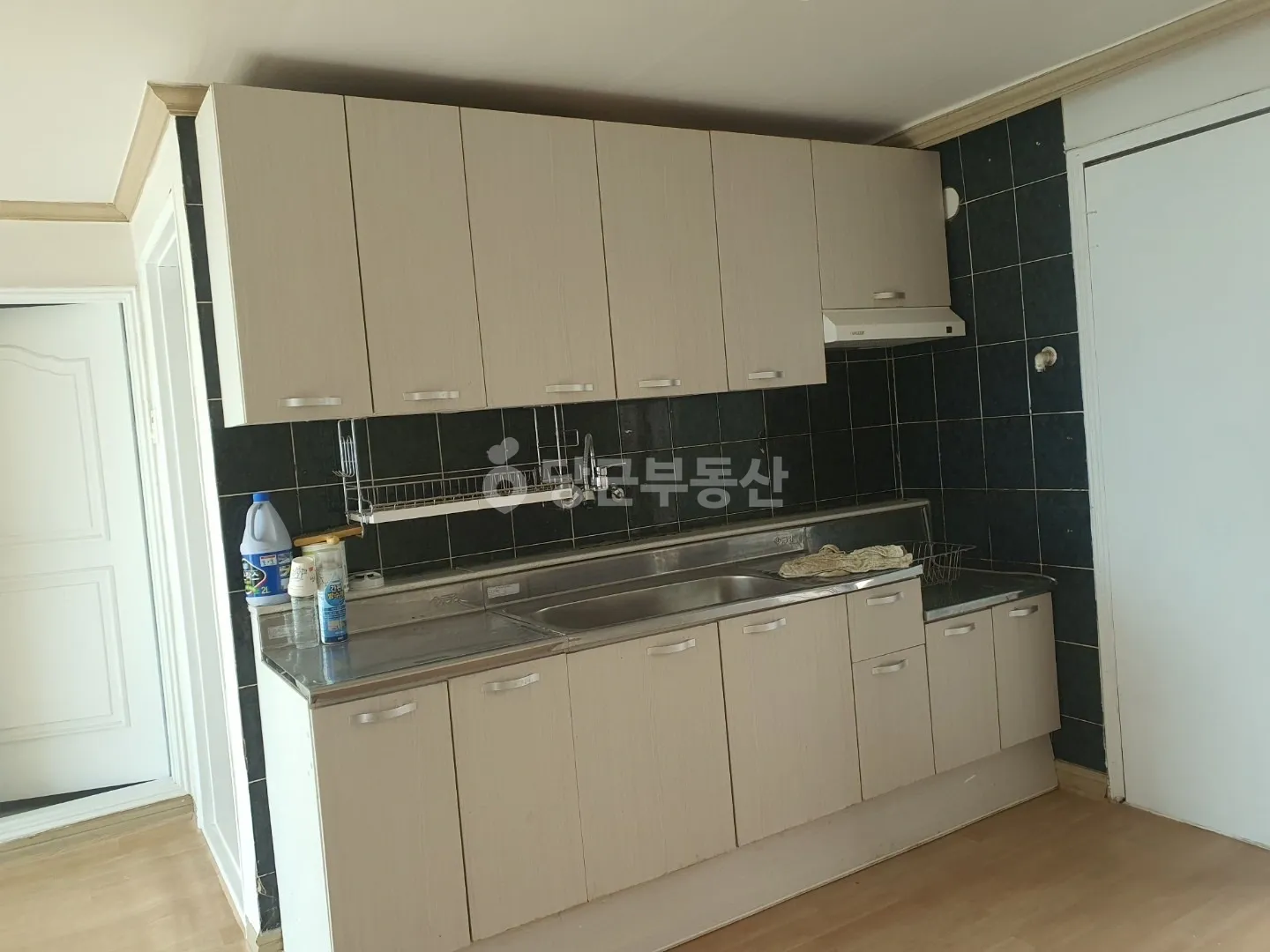 Villa for Sale in Gupo-dong, Buk-gu, Busan, 76㎡ Exclusive Area, 3 Bedrooms photo 3