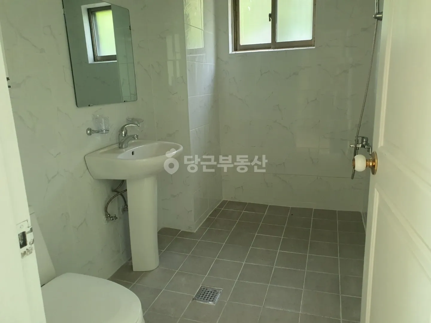 Villa for Sale in Gupo-dong, Buk-gu, Busan, 76㎡ Exclusive Area, 3 Bedrooms photo 5