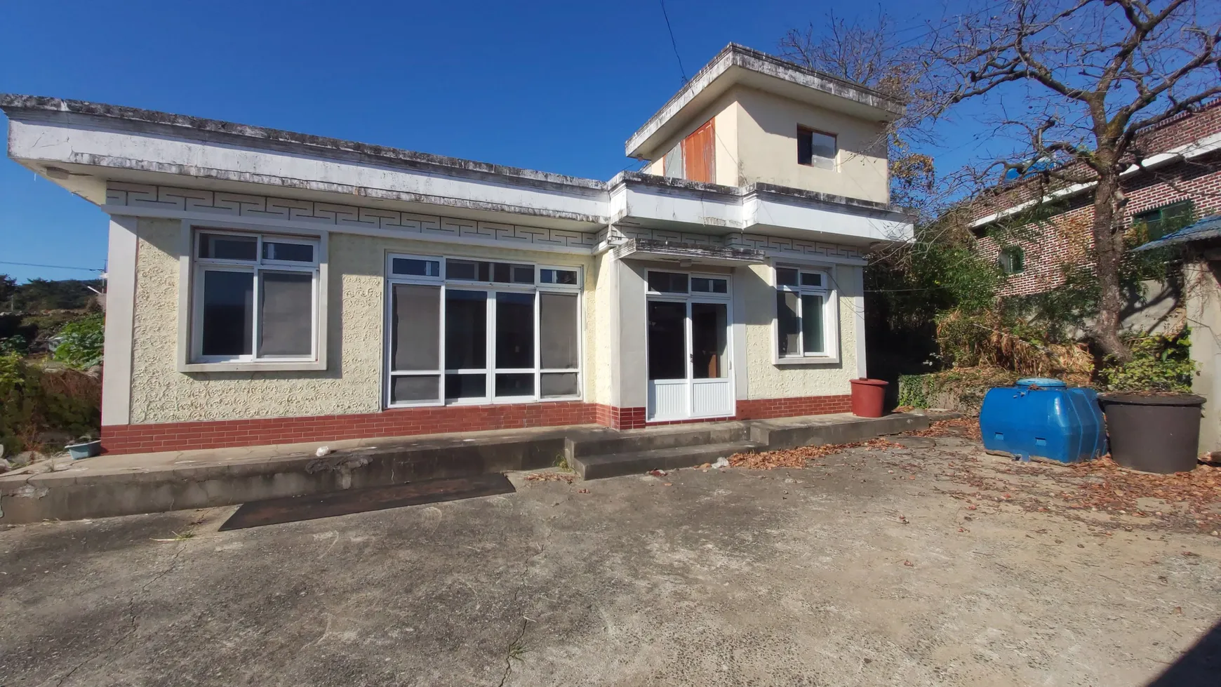 Rural House for Sale with a Yard and Vegetable Garden in Seolcheon-myeon, Namhae-gun, South Gyeongsang Province photo 3