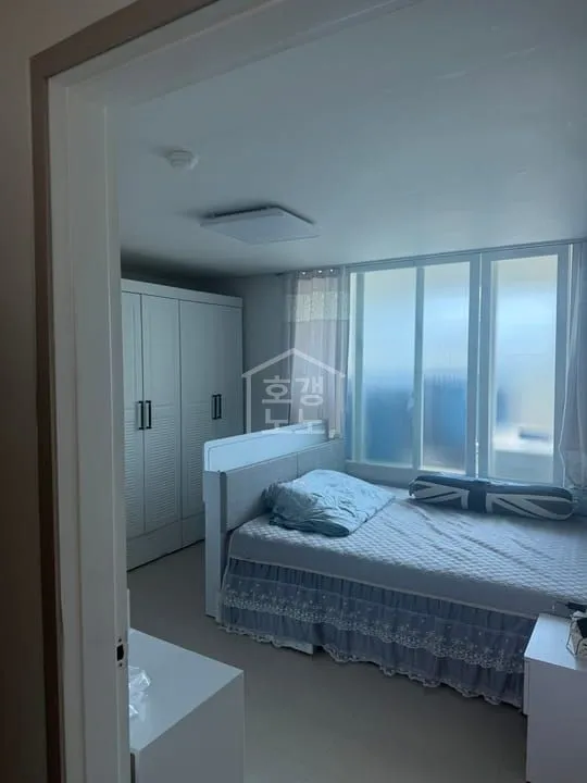 Apartment for Sale in Mokpo, Jeonnam-Gwangju Integrated Special City, Fully Renovated Including Window Frames photo 3