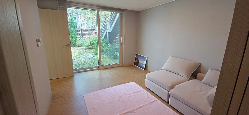Detached House for Sale in Seongbok-dong, Suji-gu, Yongin, Gyeonggi-do, 93 Pyeong of Land · 3 Floors photo 5
