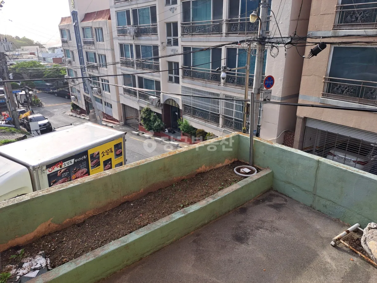 Villa for Sale in Jurye-dong, Sasang-gu, Busan, 54㎡ Exclusive Area · Balcony Flower Bed photo 8