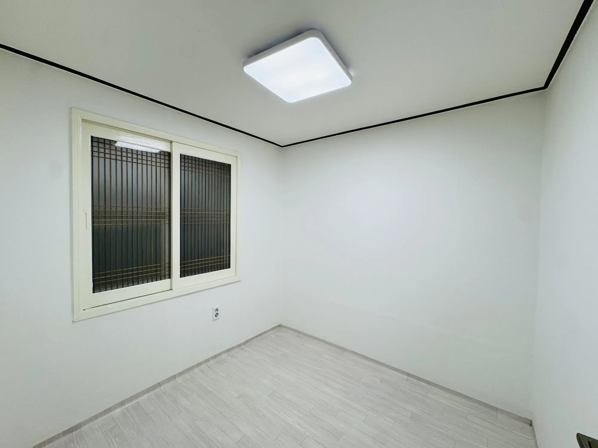Three-Room Home for Sale in Daecheong-dong 4-ga, Jung-gu, Busan — Repairs Completed, Immediate Move-In Available photo 8