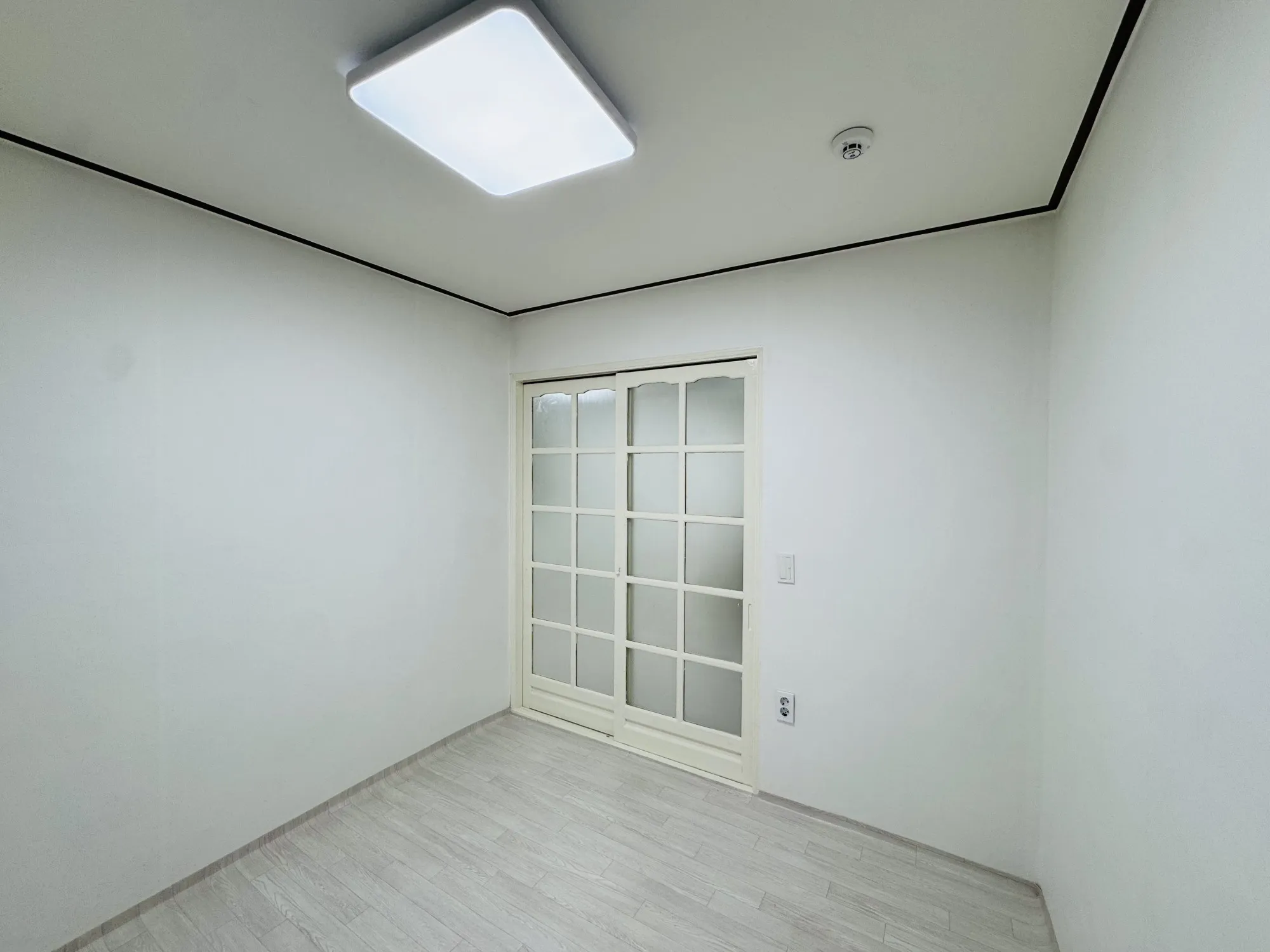 Three-Room Home for Sale in Daecheong-dong 4-ga, Jung-gu, Busan — Repairs Completed, Immediate Move-In Available photo 7