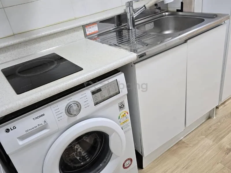 Guro-dong, Guro-gu, Seoul: South-Facing Studio Officetel with Large Room, 6 Minutes from Daerim Station — For Sale photo 2