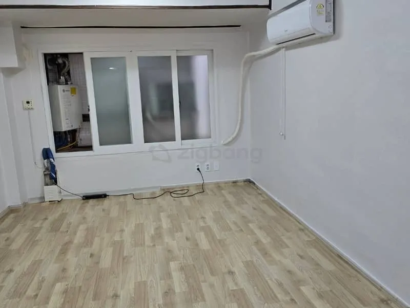 Guro-dong, Guro-gu, Seoul: South-Facing Studio Officetel with Large Room, 6 Minutes from Daerim Station — For Sale photo 7