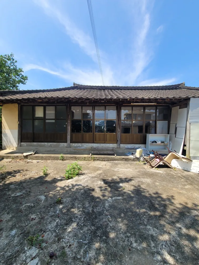 Rural Home for Sale in Hyeoncheon-ri, Sora-myeon, Yeosu, South Jeolla Province; Lot 806㎡ photo 2