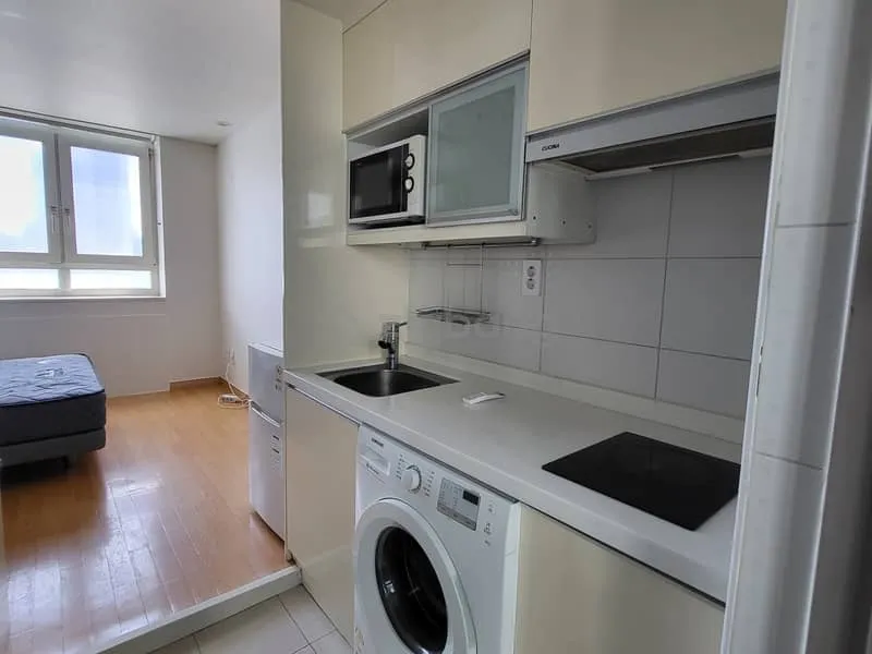 Officetel for Sale in Yangpyeong-dong 2-ga, Yeongdeungpo-gu, Seoul — 3-Minute Walk to Yangpyeong Station photo 2