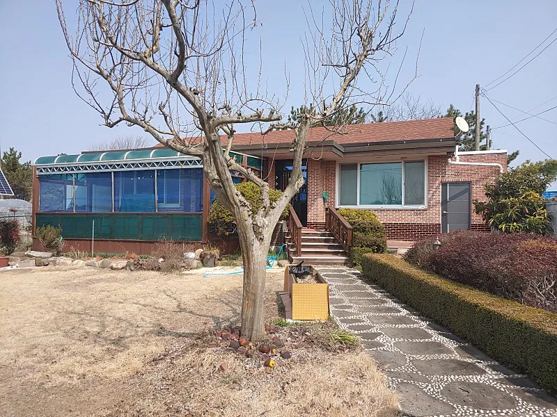 Country House for Sale in Jangseong-ri, Bonghwang-myeon, Naju-si, Jeollanam-do, with 545 Pyeong of Land Including Fields photo 8
