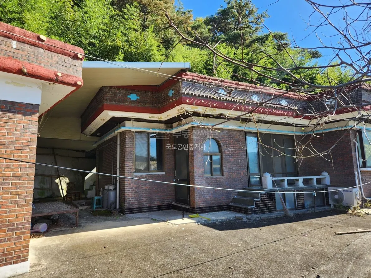 Detached Country Home with a Spacious Yard for Sale in Dong-myeon, Hwasun-gun, South Jeolla Province photo 2