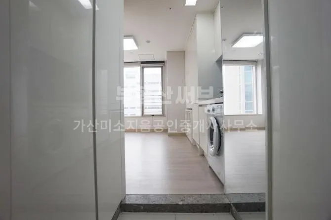Studio Apartment for Sale, Southeast-Facing, Gasan Misojium, Gasan-dong, Geumcheon-gu, Seoul photo 3