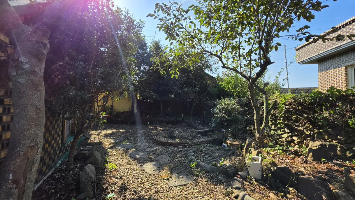 Detached Country Home for Sale in Gorye-myeon, Goseong, Gyeongsangnam-do, with Lake Views and Solar Panels photo 8