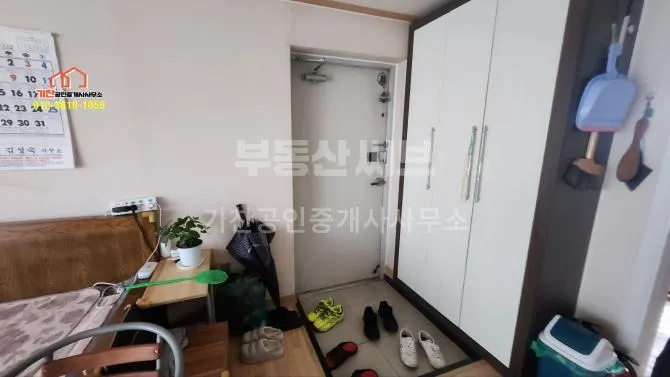 Apartment for Sale in Yongdang-dong, Mokpo, Jeonnam Gwangju Special City — Partially Remodeled, Well-Maintained photo 2
