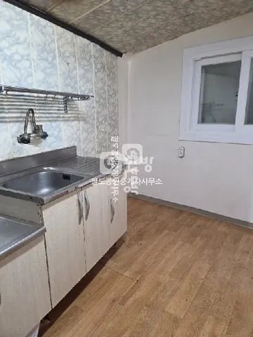 Single-Story Detached House for Sale in Daeseong-dong, Mokpo, Jeonnam-Gwangju, with 4 Bedrooms and a Small Yard photo 3