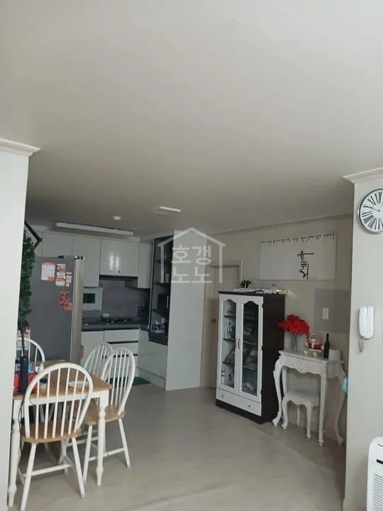 Remodeled Apartment for Sale in Mokpo, Jeollanam-do — Hwangsil Heights, Immediate Move-In photo 2