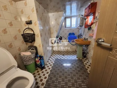 Detached House for Sale in Mokpo, Jeonnam, with a Yard Garden, Single-Story photo 6
