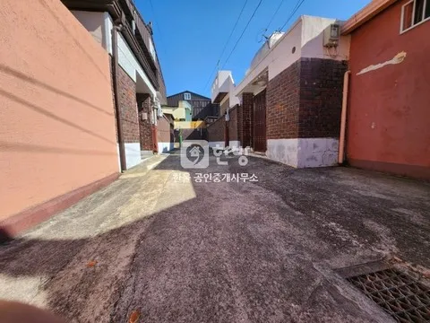 Detached House for Sale in Mokpo, Jeonnam, with a Yard Garden, Single-Story photo 4