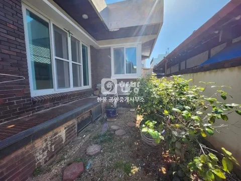 Detached House for Sale in Mokpo, Jeonnam, with a Yard Garden, Single-Story photo 3