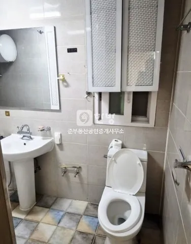 Remodeled Rural House for Sale in Inje-dong, Suncheon, Jeonnam Gwangju, with Courtyard and Solar Panels photo 2