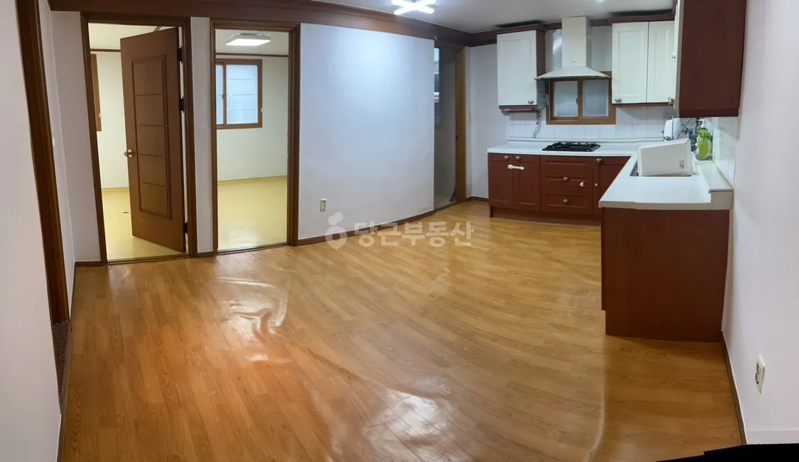 Villa for Sale in Jungbang-dong, Gyeongsan-si, Gyeongsangbuk-do, 108.9㎡ Gross Area, 3 Rooms photo 3