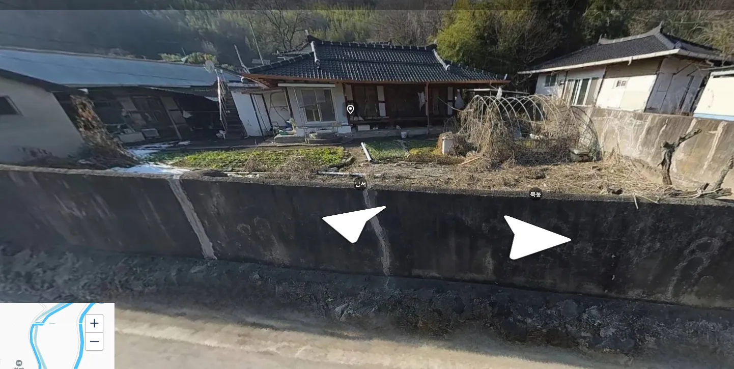 담양군 창평면 장화리 전원주택 매매, 넓은 텃밭과 마당을 갖춘 남동향 기와주택