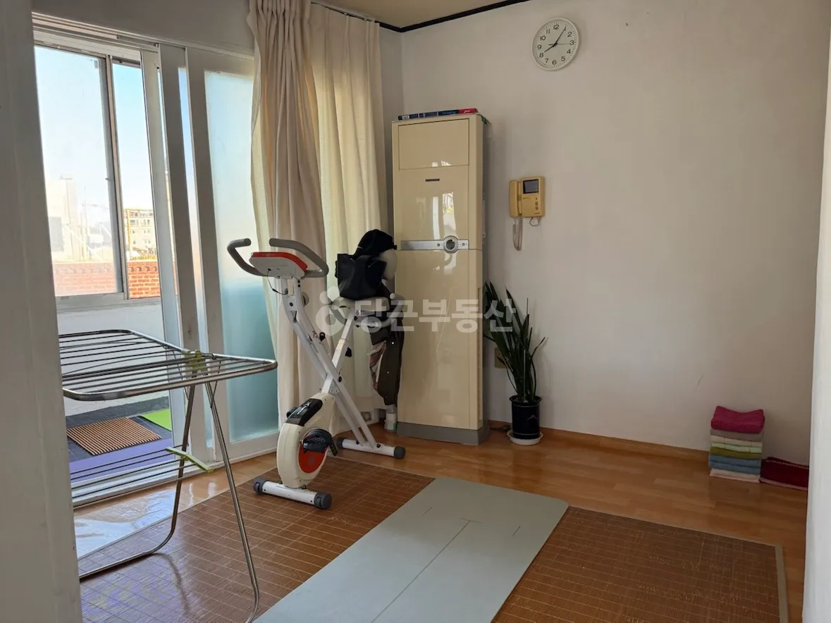 울산 남구 무거동 빌라 매매, 넓은 베란다와 공급면적 49.5㎡ 사진 2