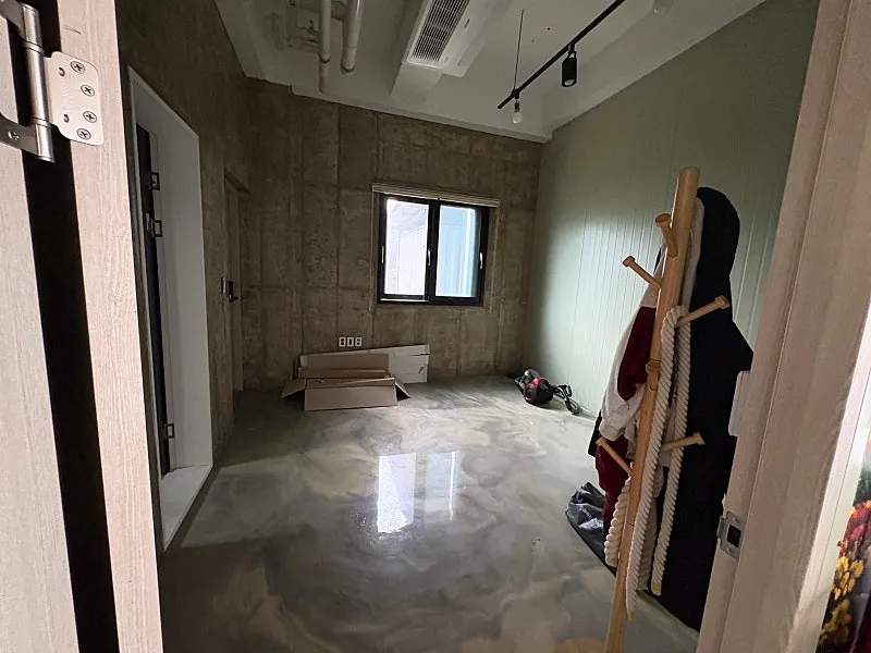 Near-New 2-Story Commercial-Residential Building for Sale in Buk-myeon, Uljin-gun, Gyeongsangbuk-do, on a 410-Pyeong Lot photo 7