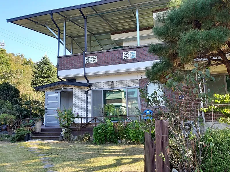 Two-Story Detached House for Sale in Yeongdong-eup, Yeongdong-gun, Chungcheongbuk-do, on a Lot of About 153 Pyeong photo 2
