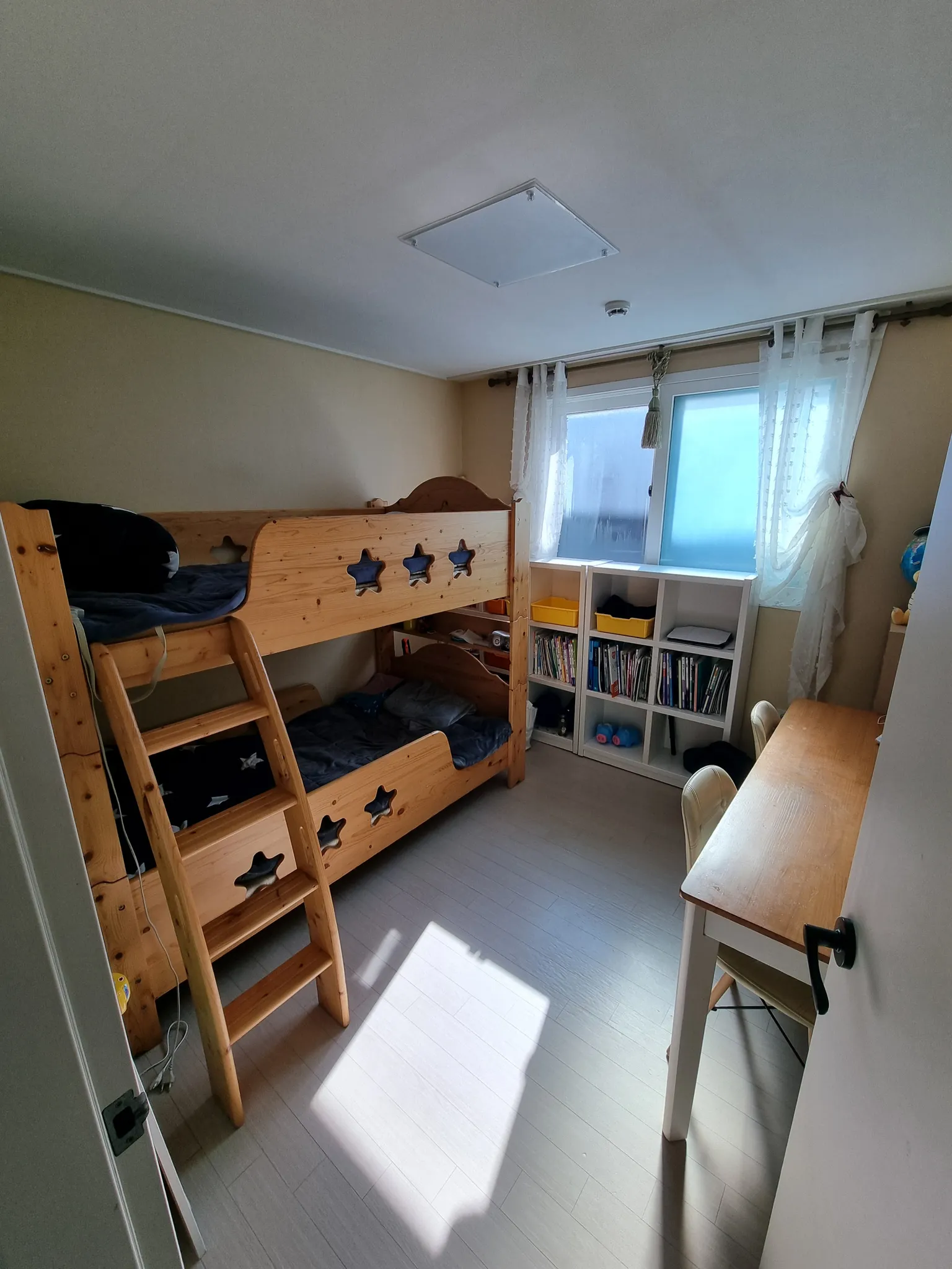 Villa for Sale in Hoedeok-dong, Gwangju, Gyeonggi-do, with South-Facing Living Room and Parking photo 2