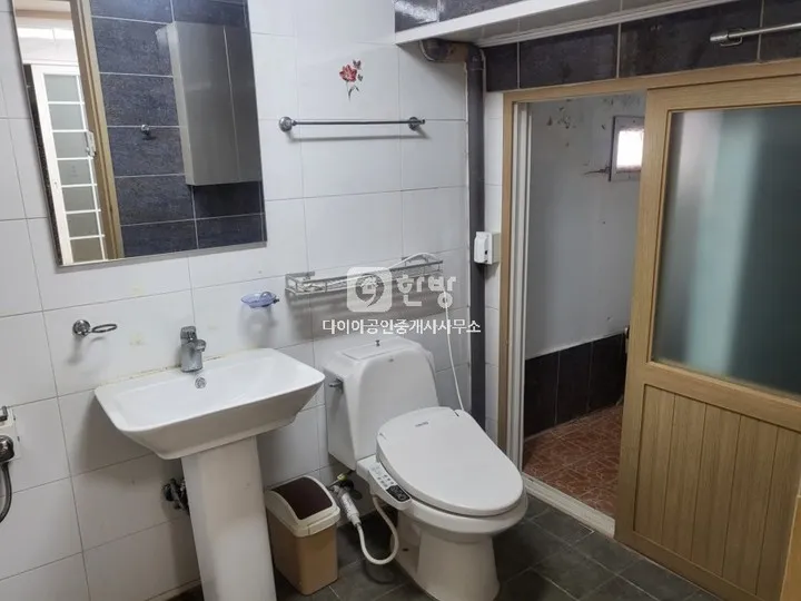 Jeju City, Donam-dong, Jeju Island: Single-Story Detached House for Sale, Two Studio Units with a Rooftop photo 4