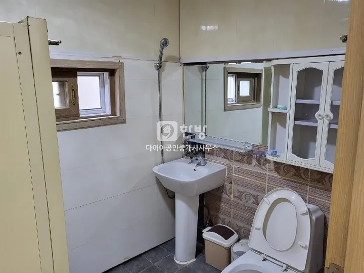 Jeju City, Donam-dong, Jeju Island: Single-Story Detached House for Sale, Two Studio Units with a Rooftop photo 8