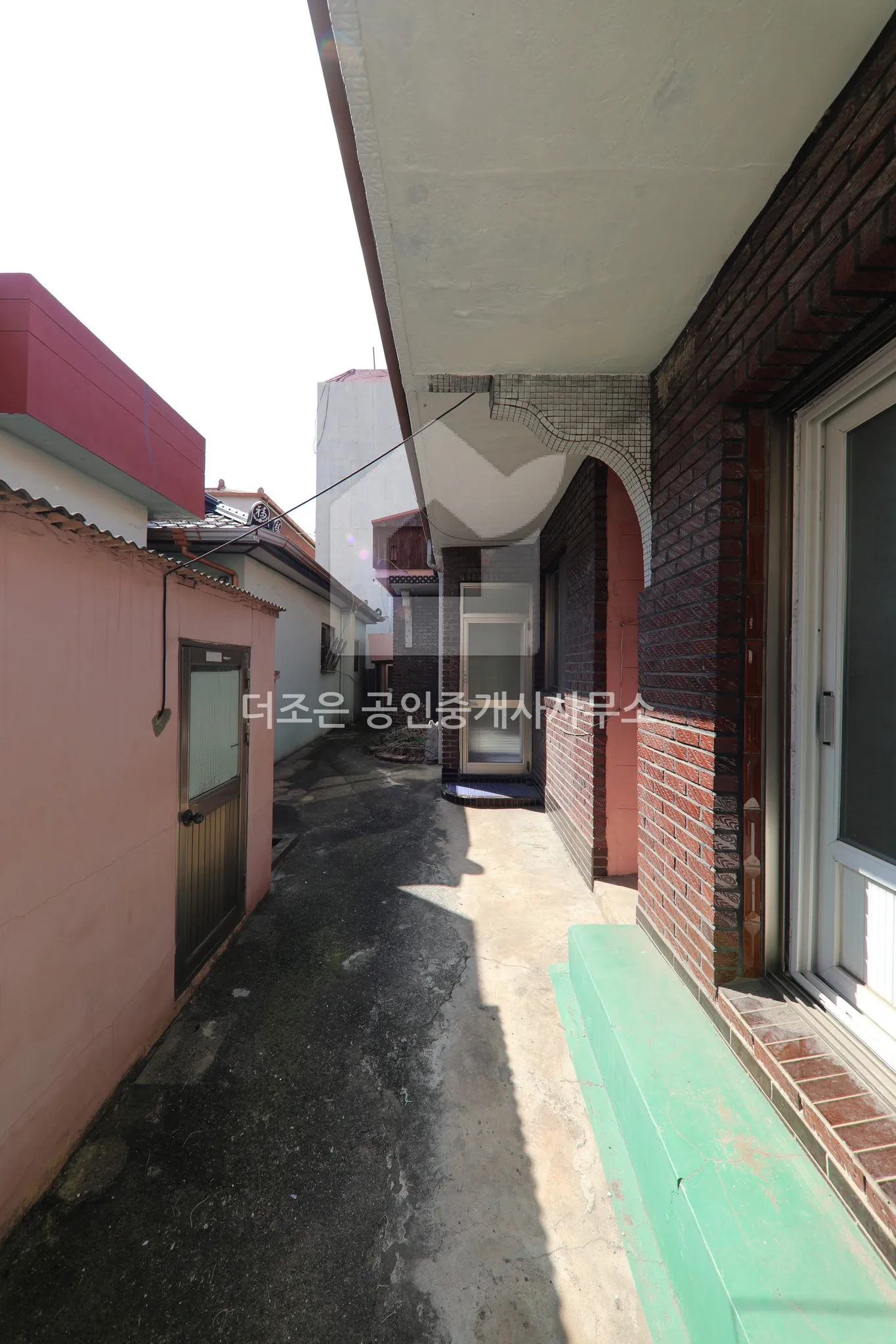 Detached House for Sale in Songdo-dong, Nam-gu, Pohang, Gyeongsangbuk-do, Near Songdo Beach and Jukdo Fish Market photo 4