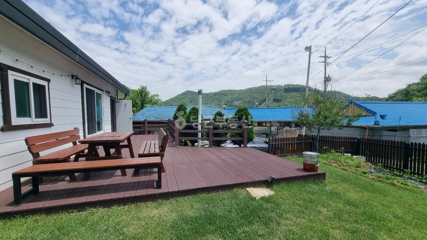 Country Home for Sale with a Yard and Garden in Mungwang-myeon, Goesan, Chungcheongbuk-do photo 5
