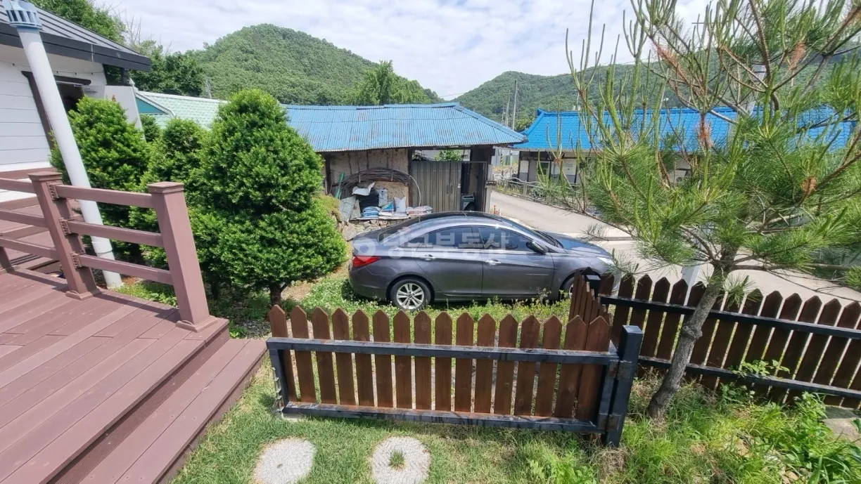Country Home for Sale with a Yard and Garden in Mungwang-myeon, Goesan, Chungcheongbuk-do photo 7