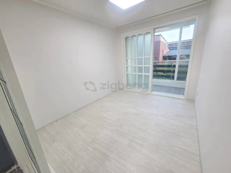 Renovated Villa for Sale in Bongmyeong-dong, Dongnam-gu, Cheonan, South Chungcheong Province — South-Facing Three-Room Unit photo 10