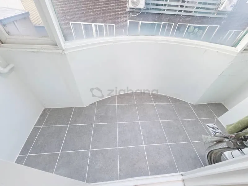 Renovated Villa for Sale in Bongmyeong-dong, Dongnam-gu, Cheonan, South Chungcheong Province — South-Facing Three-Room Unit photo 6