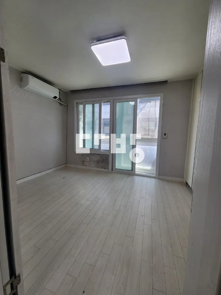 Separated Studio for Sale in Jeongja-dong, Jangan-gu, Suwon, Gyeonggi-do; Fully Renovated photo 2