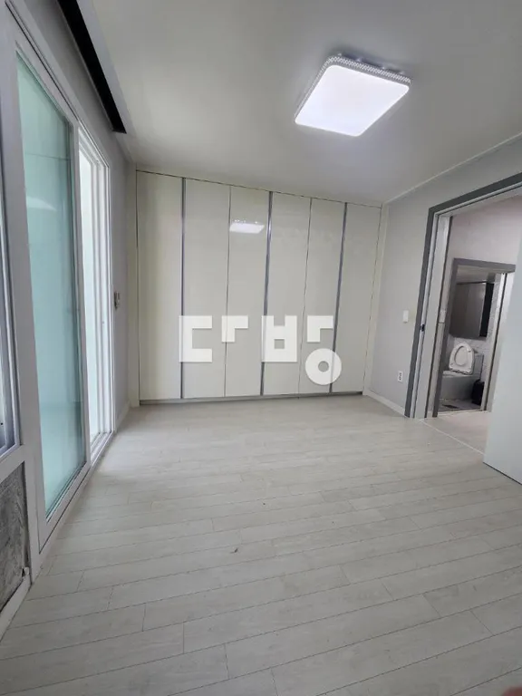 Separated Studio for Sale in Jeongja-dong, Jangan-gu, Suwon, Gyeonggi-do; Fully Renovated property photo