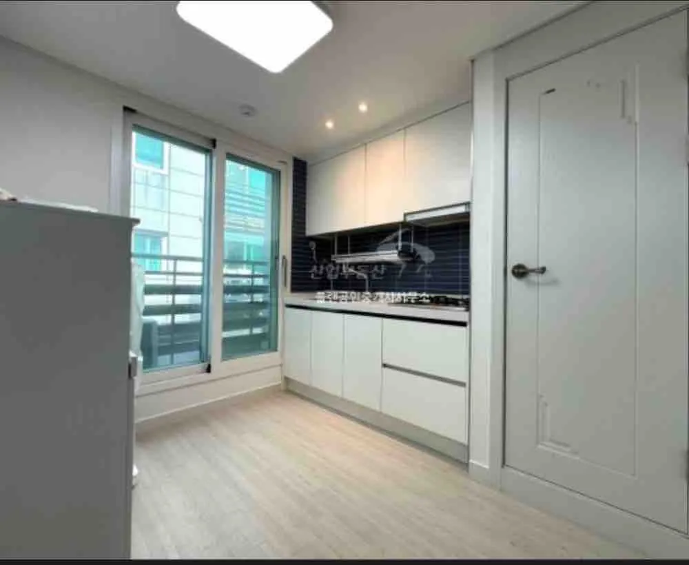 Sale of a Separated-Layout Villa in Gwonseon-gu, Suwon, Gyeonggi-do, 23.12㎡ Exclusive Area photo 2