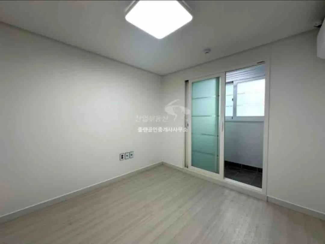 Sale of a Separated-Layout Villa in Gwonseon-gu, Suwon, Gyeonggi-do, 23.12㎡ Exclusive Area photo 5