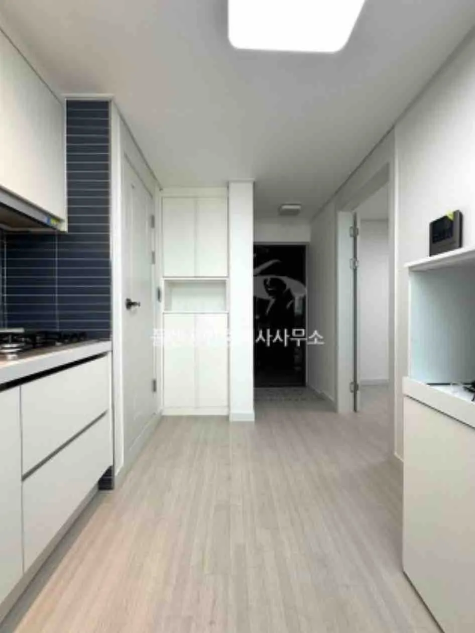 Sale of a Separated-Layout Villa in Gwonseon-gu, Suwon, Gyeonggi-do, 23.12㎡ Exclusive Area photo 3